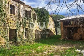 ISTRA, CEROVLJE - Kamena starina s prostranim poljoprivrednim zemljištem, Cerovlje, House