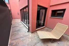 Prvi red do mora, Novigrad, Apartamento