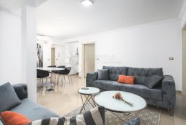 Prvi red do mora, Novigrad, Apartamento