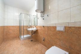 Prvi red do mora, Novigrad, Apartamento