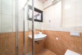 Prvi red do mora, Novigrad, Appartement