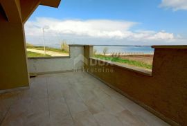 ZADAR, NIN - Apartmanska vila pokraj mora, Nin, Ev