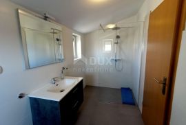 ZADAR, NIN - Apartmanska vila pokraj mora, Nin, Kuća