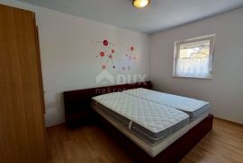 ZADAR, NIN - Apartmanska vila pokraj mora, Nin, Ev