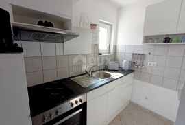 ZADAR, NIN - Apartmanska vila pokraj mora, Nin, Casa