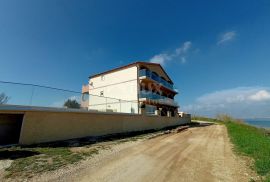 ZADAR, NIN - Apartmanska vila pokraj mora, Nin, Casa