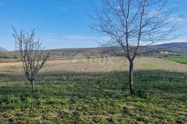 ISTRA, KRŠAN - Poljoprivredno zemljište s vlastitim izvorom pitke vode, Kršan, Terrain