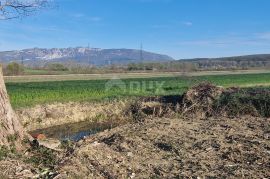 ISTRA, KRŠAN - Poljoprivredno zemljište s vlastitim izvorom pitke vode, Kršan, Zemljište