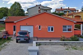 ISTRA, LABIN - Kuća s garažom i prostranom okućnicom, Labin, Σπίτι
