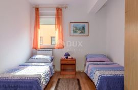 PULA, VALDEBEK - Apartmanska kuća na atraktivnoj lokaciji, Pula, Kuća