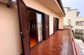 CRIKVENICA - Stan sa okućnicom, pogled na more, Crikvenica, Appartement