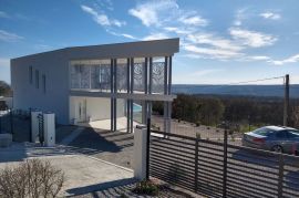Villa atraktivnog dizajna s pogledom na more, Labin, House
