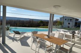 Villa atraktivnog dizajna s pogledom na more, Labin, Casa