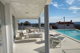 Villa atraktivnog dizajna s pogledom na more, Labin, Kuća