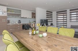 Kuća 196 m2 – Vir *Centar mjesta* (ID-2315), Vir, House