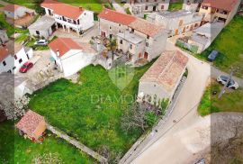 Žminj, kamena kuća za renovaciju sa velikom okućnicom, Žminj, House