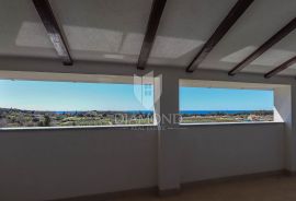 Atraktivna vila s panoramskim pogledom u Rovinju, Rovinj, Дом