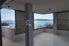 SRIMA- SAVRŠENI PENTHOUSE UZ MORE, Vodice, Stan