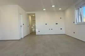 NOVOGRADNJA LUKSUZNI APARTMAN U PRIVLACI, Privlaka, Stan