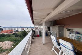 ZADAR, BORIK - Stan sa krovnom terasom i pogledom na more, Zadar, Appartement