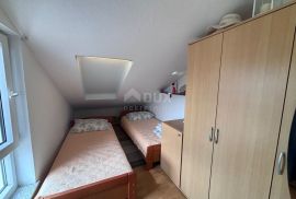 ZADAR, BORIK - Stan sa krovnom terasom i pogledom na more, Zadar, Apartamento