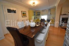 Opatija - stan u austrougarskoj villi, Opatija, Apartamento