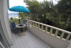 Kuća sa bazenom na 20m od mora,Slatine, Čiovo, Split - Okolica, Casa