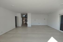 SRIMA - PENTHOUSE DRUGI RED DO MORA S8, Vodice, Apartamento