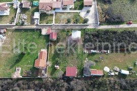 ISTRA, PULA - prodaja dva legalizirana objekta na okućnici od 1079m2!, Pula, House