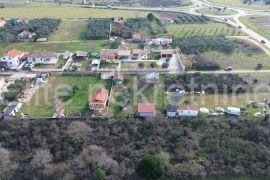 ISTRA, PULA - prodaja dva legalizirana objekta na okućnici od 1079m2!, Pula, Casa