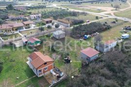 ISTRA, PULA - prodaja dva legalizirana objekta na okućnici od 1079m2!, Pula, House