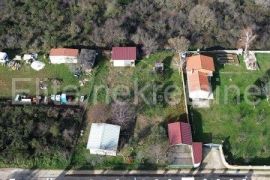 ISTRA, PULA - prodaja dva legalizirana objekta na okućnici od 1079m2!, Pula, House