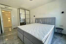 Dvoetažni apartman s bazenom i pogledom na more, Krk, Flat