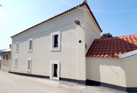 ŠIBENIK, BILICE - Moderno uređen stan 100 m od mora, Šibenik - Okolica, Apartamento