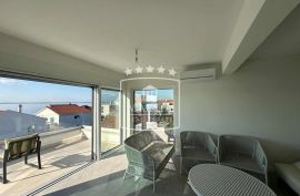 Diklo - penthouse krovna terasa sauna jacuzzi! 650000€, Zadar, Kвартира