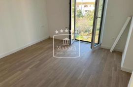 Diklo - penthouse krovna terasa sauna jacuzzi! 650000€, Zadar, Appartement