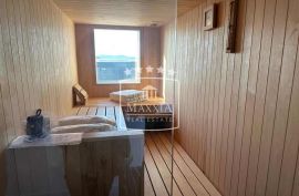 Diklo - penthouse krovna terasa sauna jacuzzi! 650000€, Zadar, Kвартира