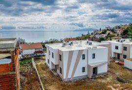 OPATIJA, POBRI - villa  u nizu 162m2 s pogledom na more + uređena okućnica 150m2, Opatija - Okolica, Famiglia