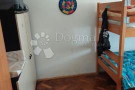 USELJIV STAN NA I. KATU LIČKI OSIK, Gospić - Okolica, Appartement