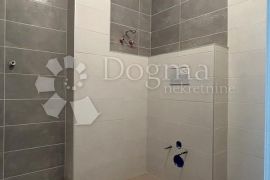 NOVOGRADNJA STAN + GARSONJERA PRILIKA!!, Pula, Appartment