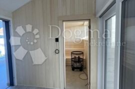 Kožino, 30 m od mora, penthaus, krovna terasa, sauna + bazen, Zadar - Okolica, Flat