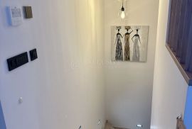 OPATIJA LUKSUZNI DVOETAŽNI STAN S VRTOM I POGLEDOM NA MORE, Opatija, Appartment