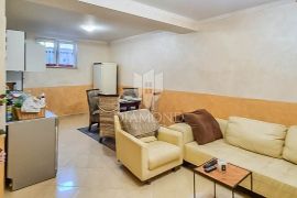 Poreč, okolica, stan u suterenu u mirnom mjestu!, Poreč, Appartement