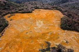 Barban, jug Istre, veliko građevinsko zemljište za 53 objekta, Barban, Arazi