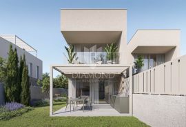 Novigrad, okolica! Moderna duplex kuća 200 m od mora u izgradnji!, Novigrad, Famiglia