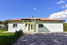 Umag, okolica! Prekrasna prizemnica sa bazenom!, Brtonigla, House