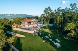 Pićan, okolica, prekrasna Villa okružena prirodom, Pićan, Maison