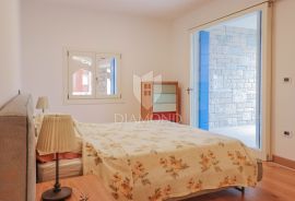 Umag, stan na izvanrednoj lokaciji 2.red do mora!, Umag, Appartment