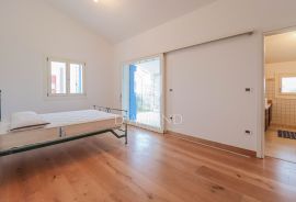 Umag, stan na izvanrednoj lokaciji 2.red do mora!, Umag, Appartment