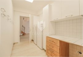 Umag, stan na izvanrednoj lokaciji 2.red do mora!, Umag, Apartamento